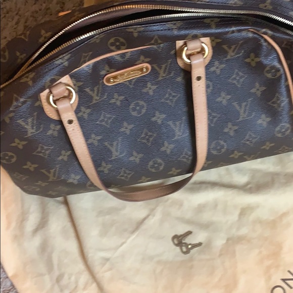 LV overnight bag - Picture 3 of 3